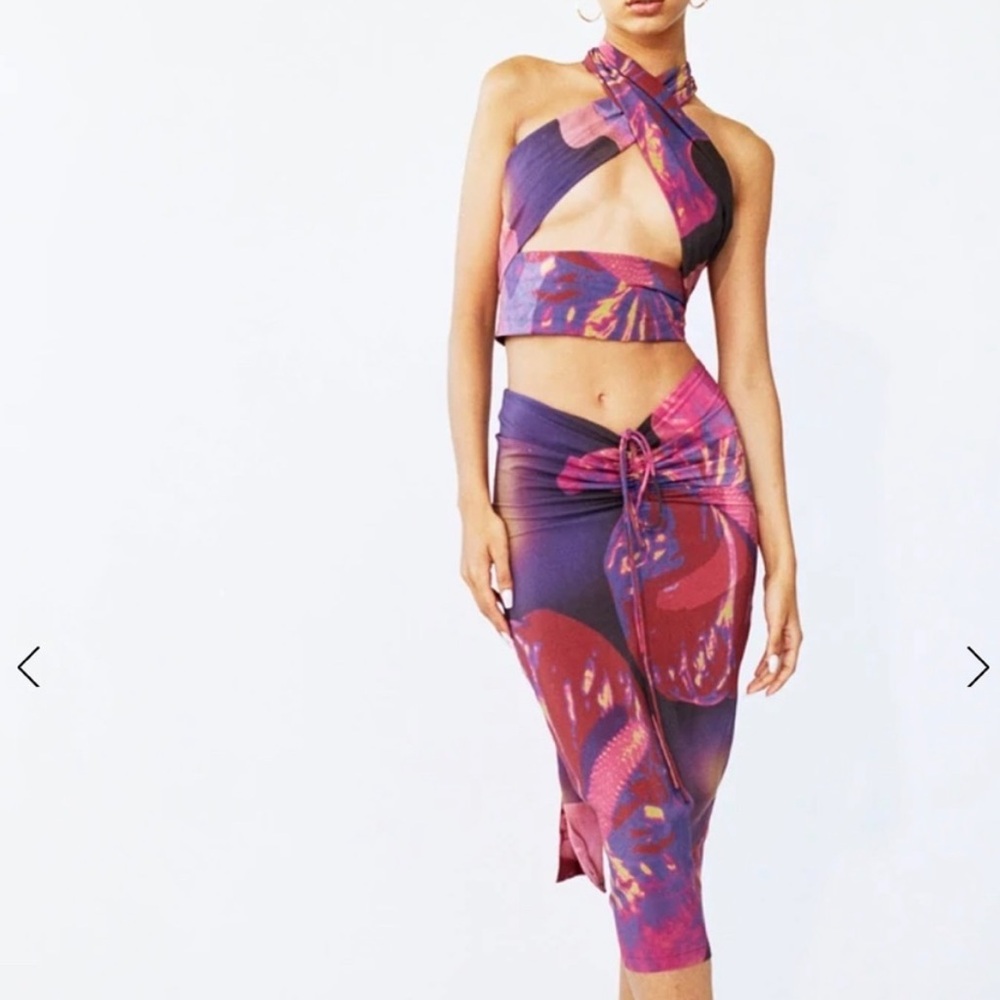 With Jean SET Naomi Hydrangea flower purple pink red scrunch front